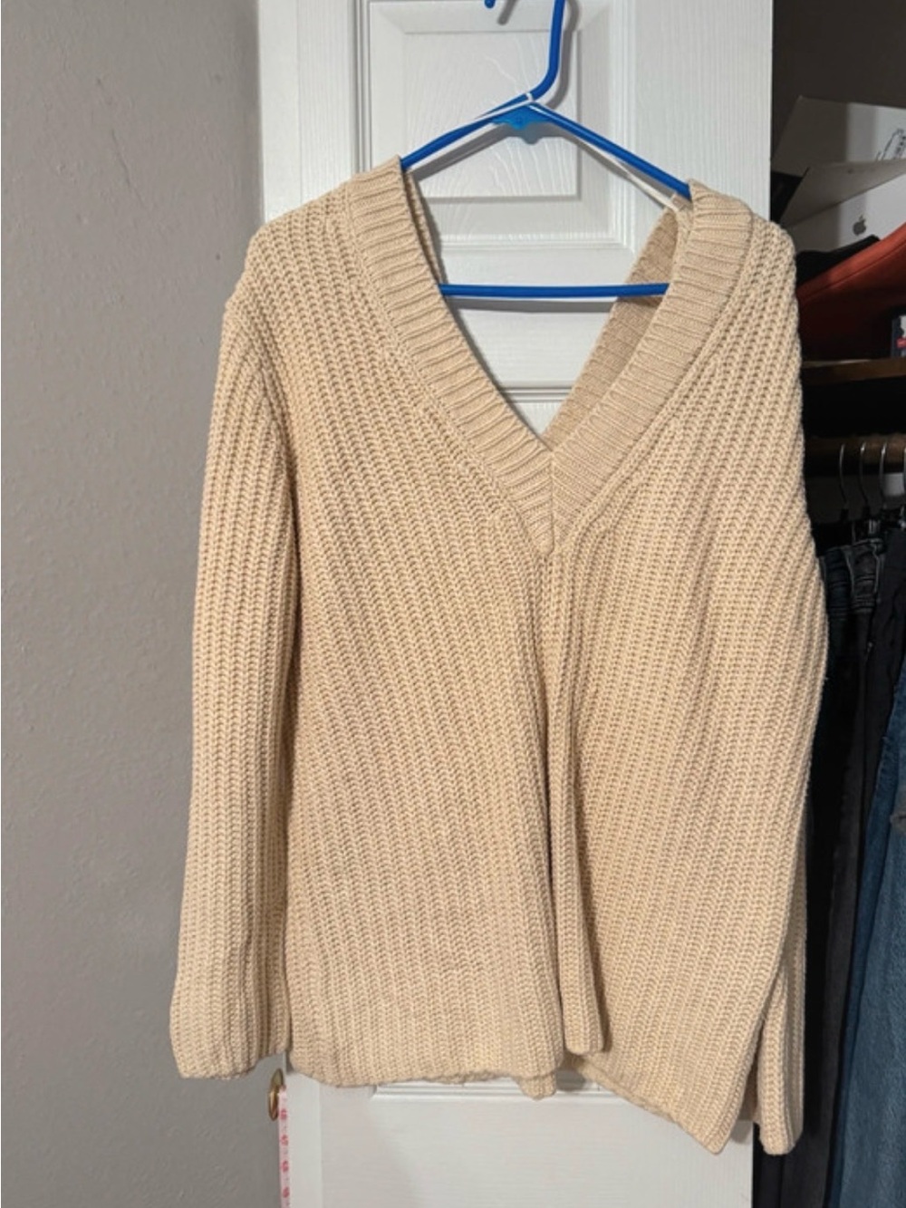 Zara Cream V-Neck Chunky Knit Sweater